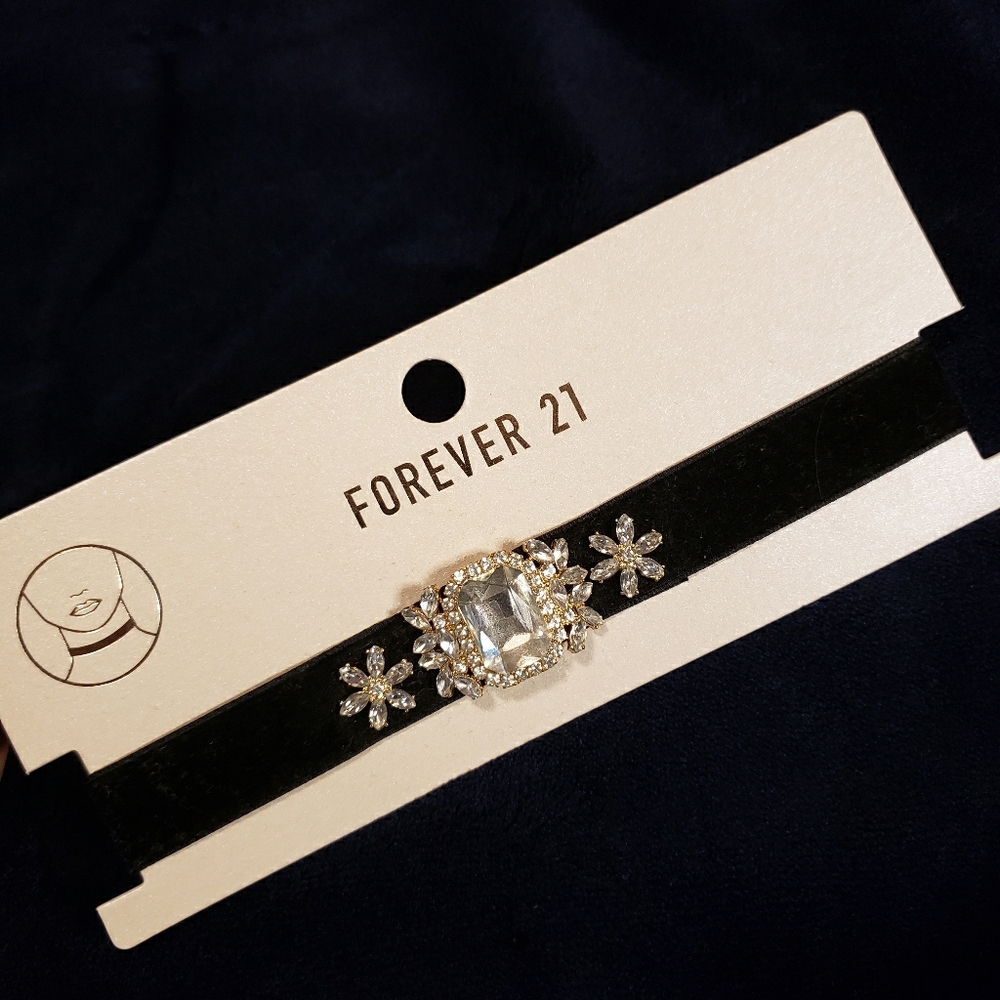 VELVET RHINESTONE CHOKER
